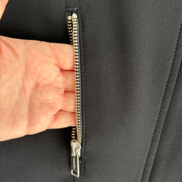 Babaton Aritzia black crop moto asymmetrical zip up blazer jacket size 0 - Picture 7 of 16